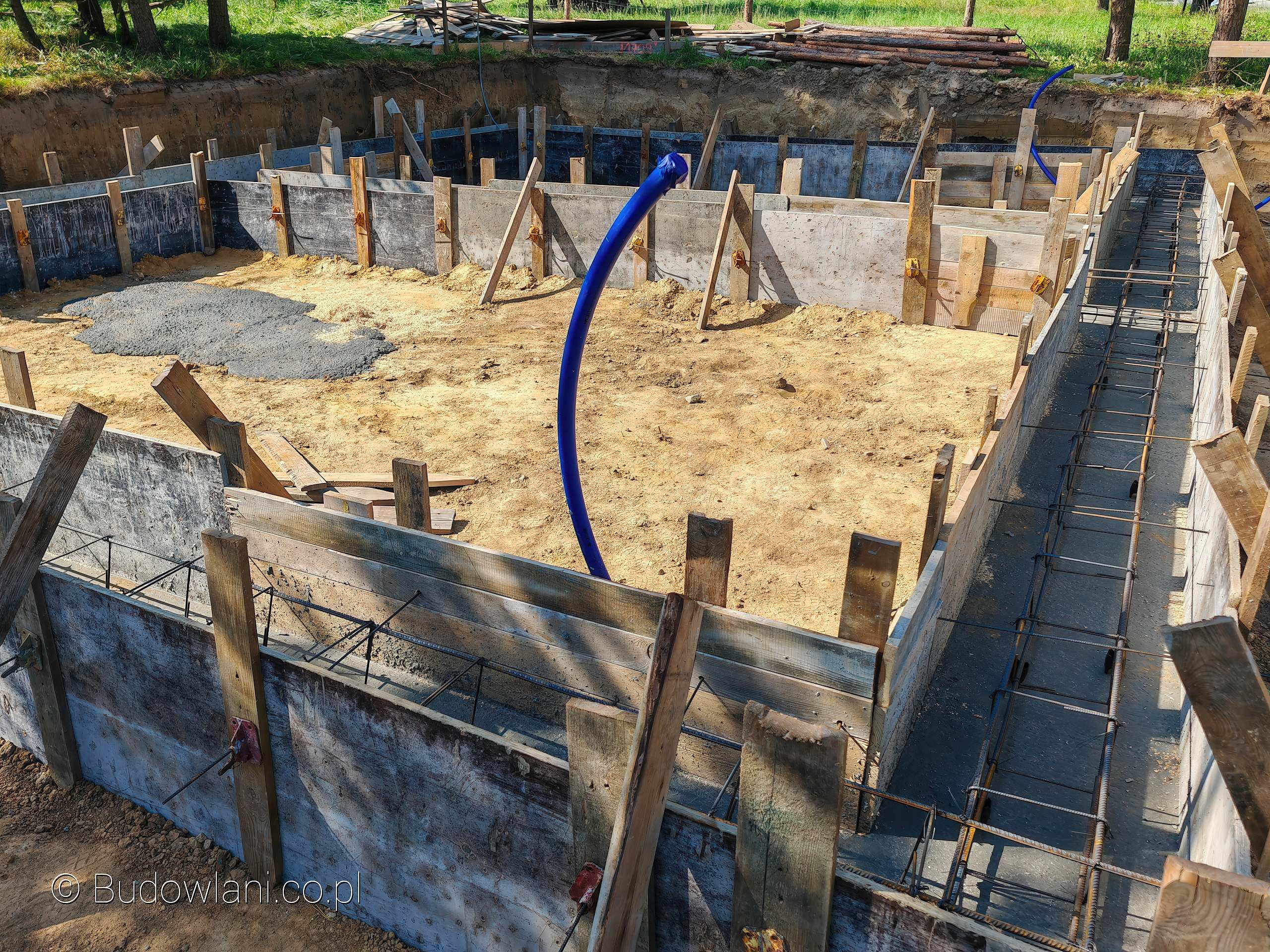 Klasyczne ławy fundamentowe czy płyta fundamentowa?